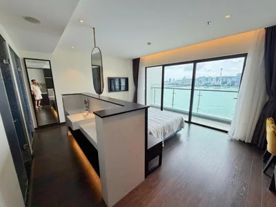 Apartamento de un dormitorio con vistas al mar — Căn hộ The Sapphire Hạ Long - View Biển